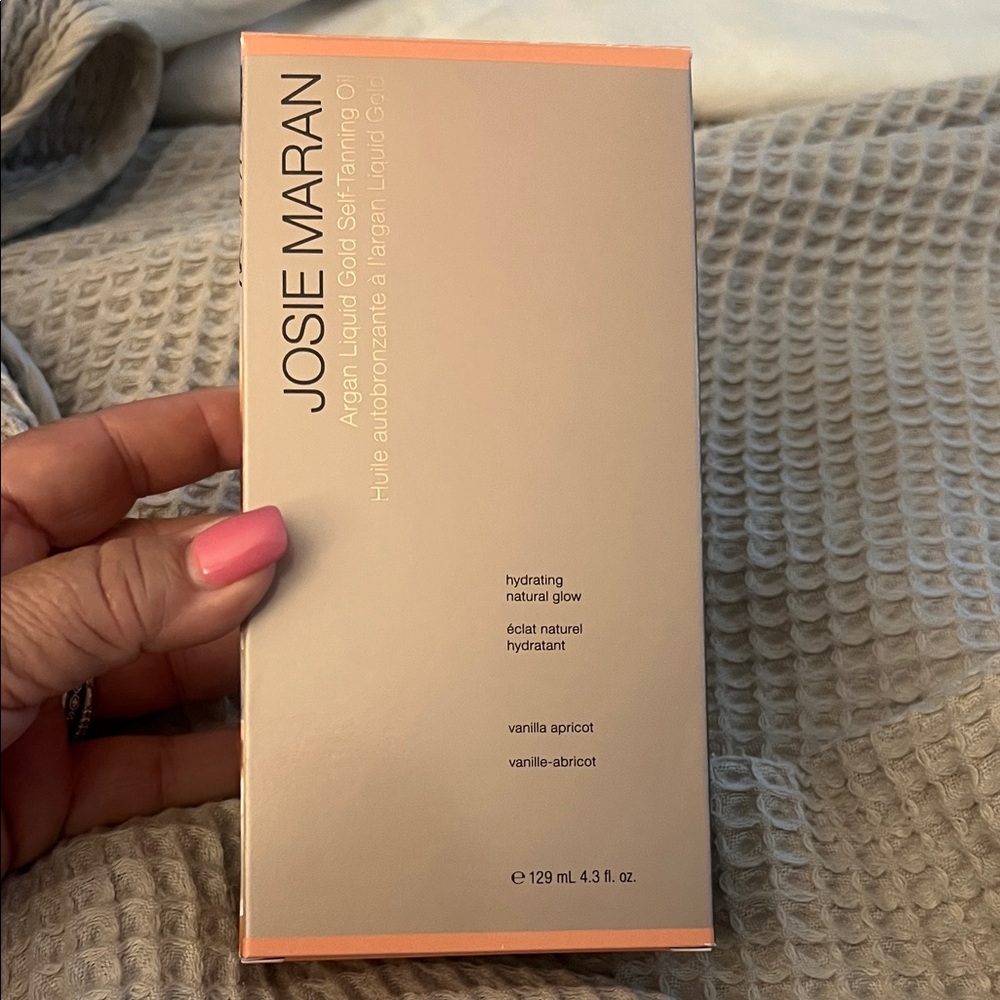 JOSIE MARAN Argan Liquid Gold Self-Tanning Oil - Cream and Gold Vanilla-apricot